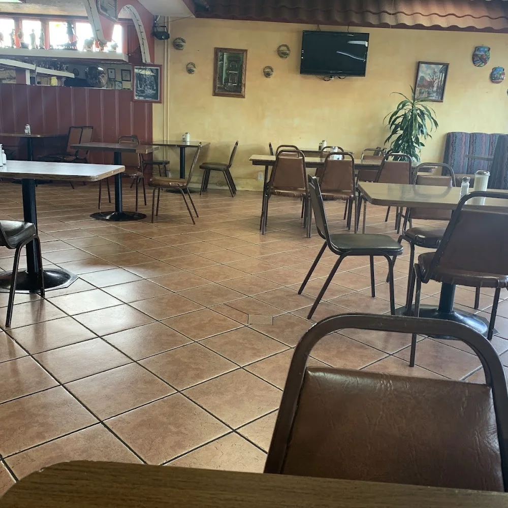 Carlito's Crispn Chicken and Bar business photo