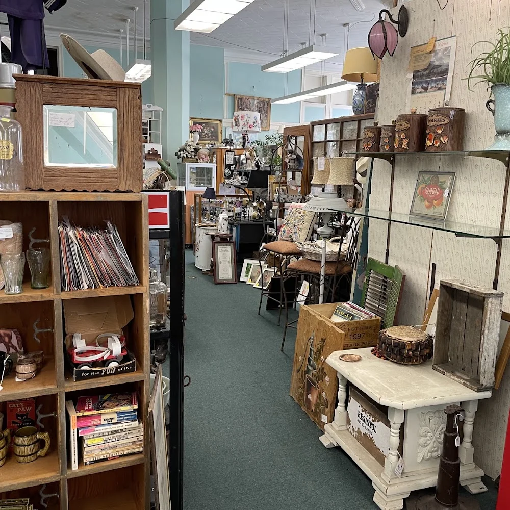 Old Town Salinas Antique Mall business photo